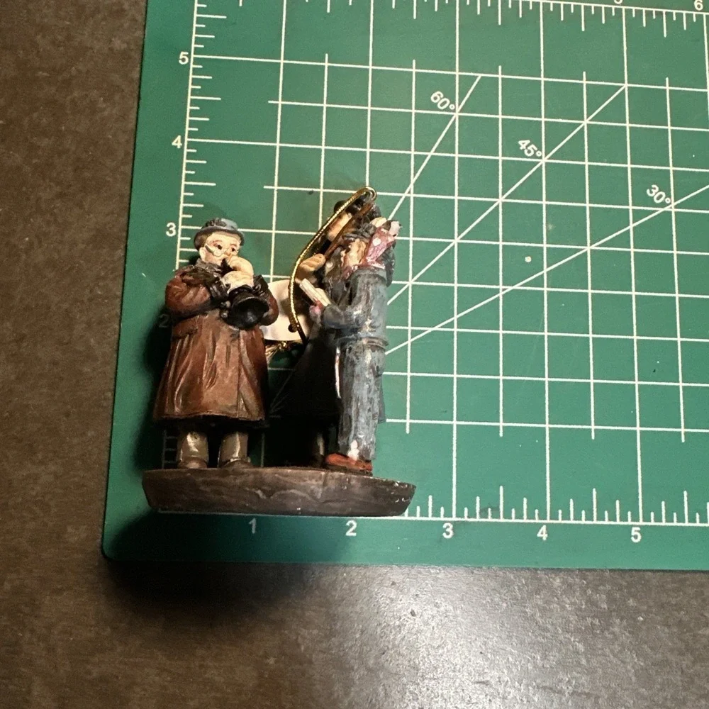 Norman Rockwell Christmas Carol Carolers Violinist Singer‎ Ornament Curtis